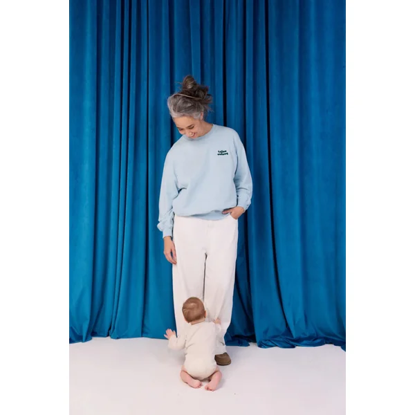 Sweat d’allaitement bleu en coton à ouvertures discrètes