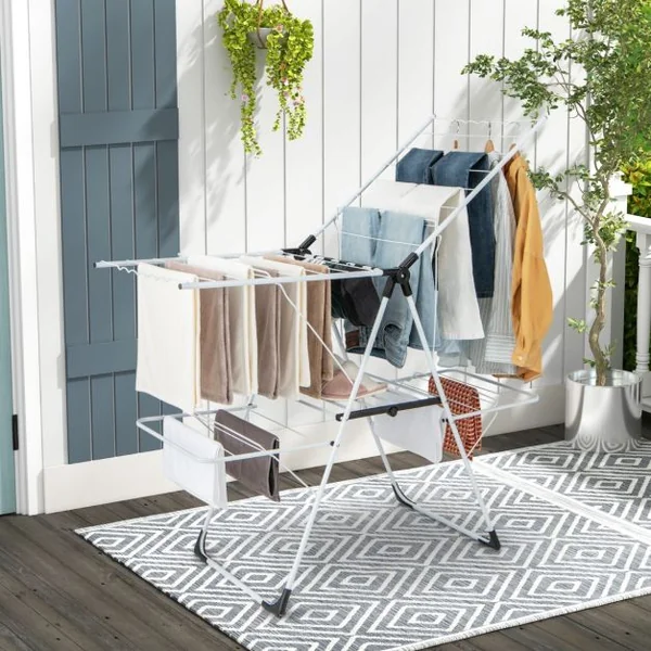 Séchoir à Linge Pliable à 2 Niveaux Ailes Réglables en Hauteur 33 Rails de Séchage et Pinces à Chaussettes Etendoir à Vêtements Autoportant