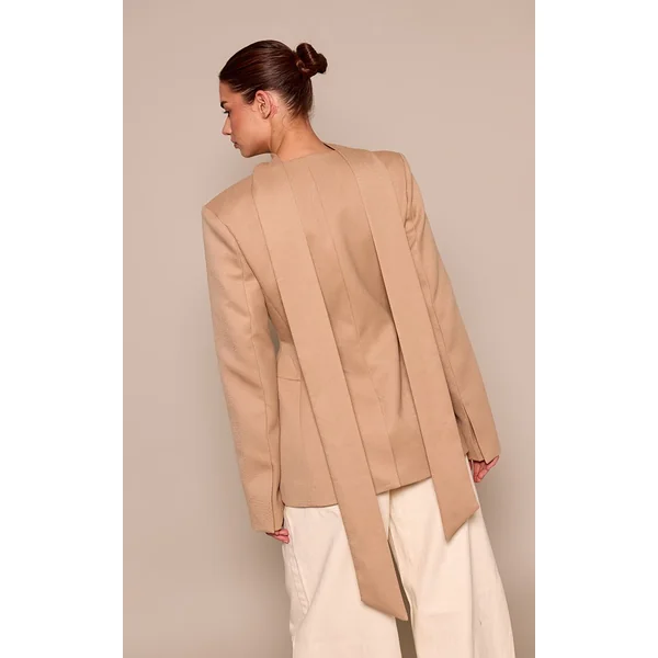 Taupe Blazer Cintré À La Taille Avec Détail Foulard Et Hanches Moulées
