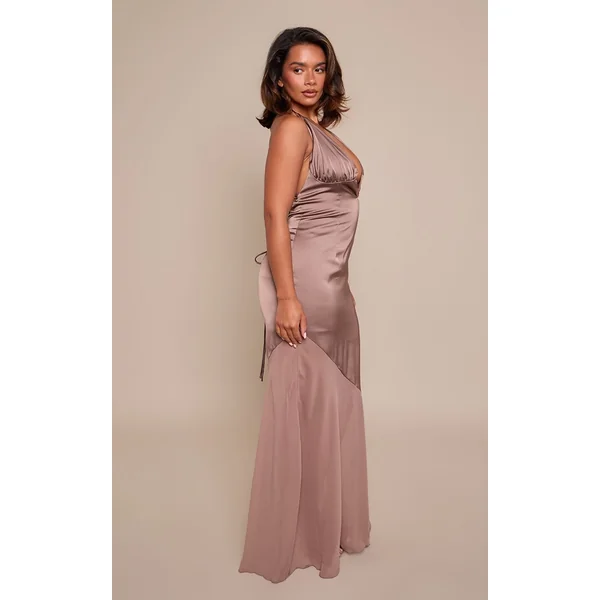 Taupe Robe Longue En Satin Avec Empiècements En Résille Et Dos Noué