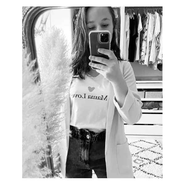 Tee-shirt "Mama Love" en coton bio – Le cadeau parfait pour maman ou future maman