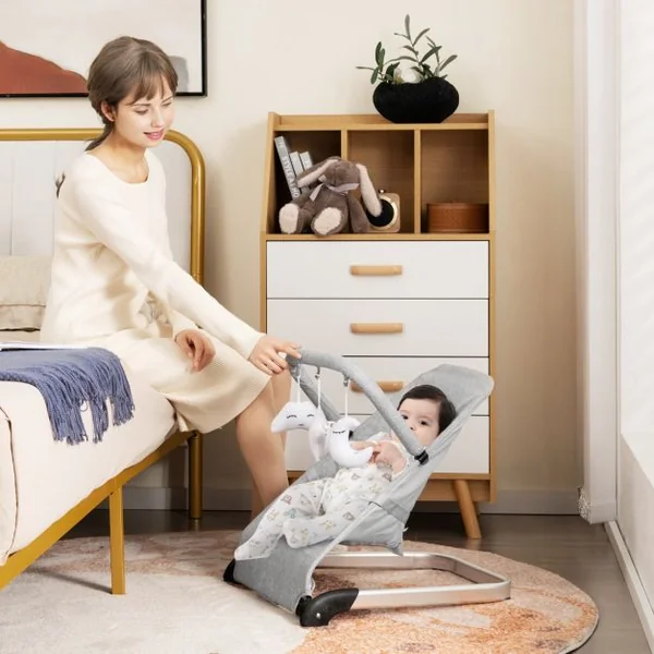 Transat pour Bébé Pliable avec Harnais de Sécurité à 5 Points Housse en Tissu Amovible et Barre de Jouets pour Bébés 0-6 Mois Gris