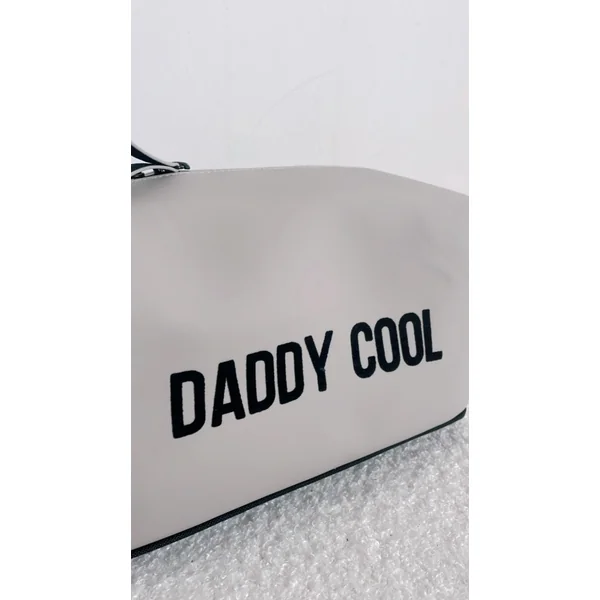 ✨ Trousse de Toilette Personnalisée DADDY COOL - Parce qu’un papa stylé mérite aussi ses essentiels bien rangés.