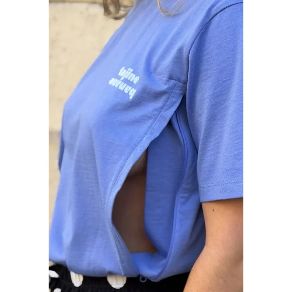 T-shirt d’allaitement bleu en coton, ouverture discrète et manches courtes