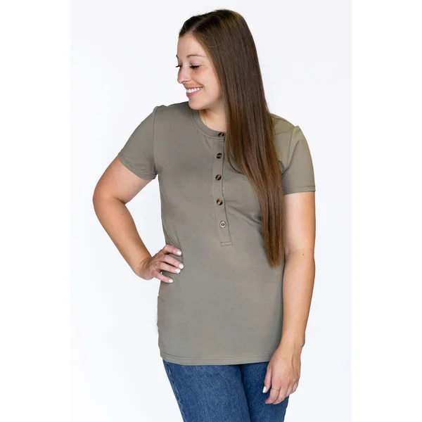T-shirt INTRIGUE à boutons - vert sauge