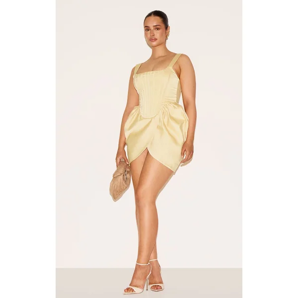 Vanille Robe Mini Tulipe Corsetée À Encolure Carrée En Satin Shape