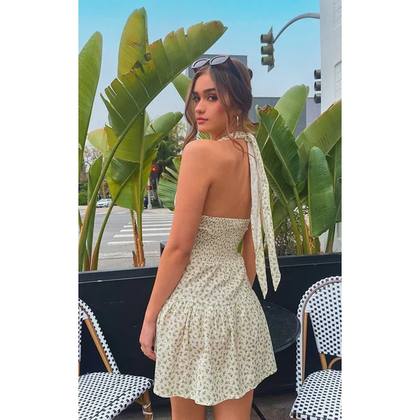Vert Sauge Robe Courte À Dos Nu Avec Encolure Américaine Croisée Et Fronces À Motif Fleuri Ditsy
