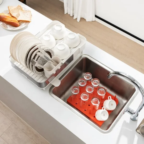 Égouttoir à Vaisselle en Acier Inoxydable & PP Extensible avec Porte-Couverts Amovible Porte-gobelets Drainage Automatique